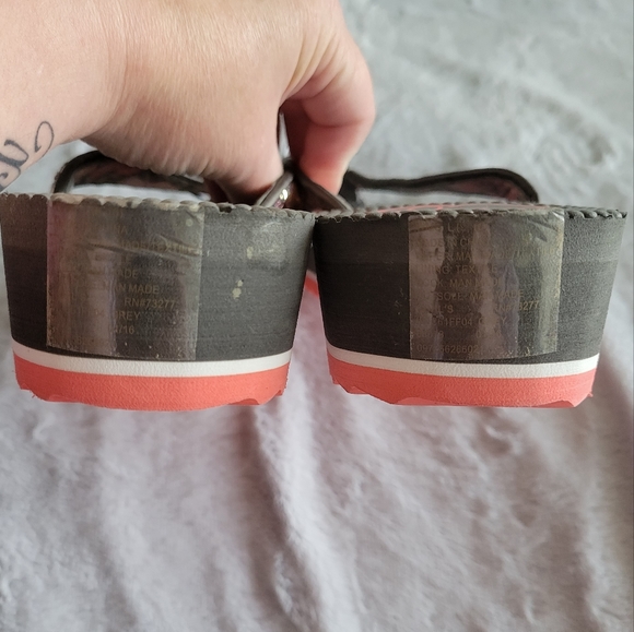 Juicy Couture Size Large Multi-Colored Sequined Flip Flops - Picture 7 of 11